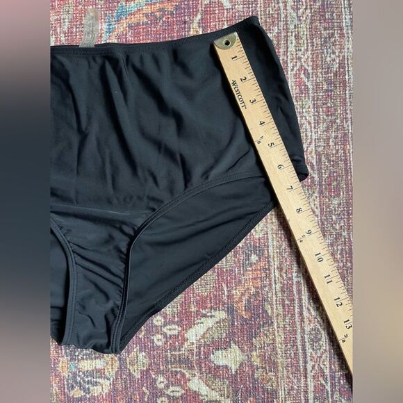 Women’s XL full coverage Black High-Waisted Swim Bottoms - Picture 5 of 7